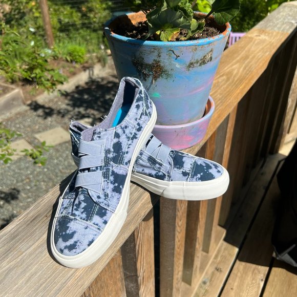 Blowfish, Tie Dye Sneaker, size 7.5, New - Picture 4 of 4